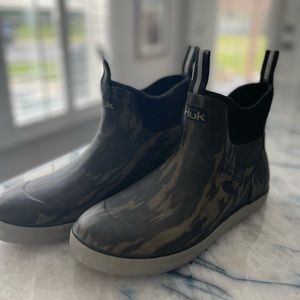 Women’s Huk fishing boots